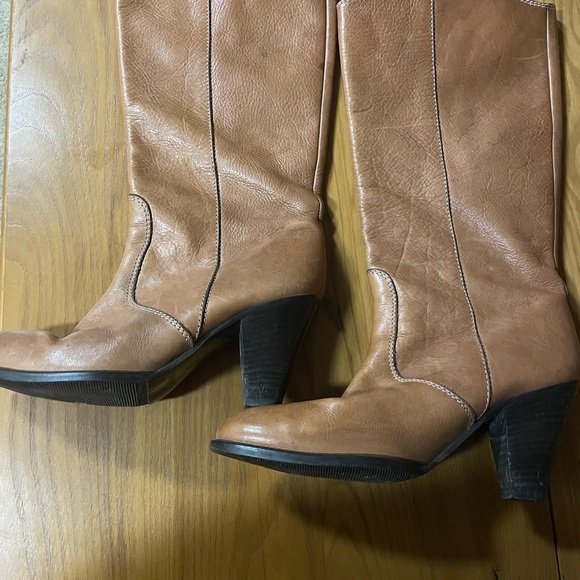 Brown Leather Davos Boots. Mid-Calf Size 8. Great Condition. - Picture 3 of 6